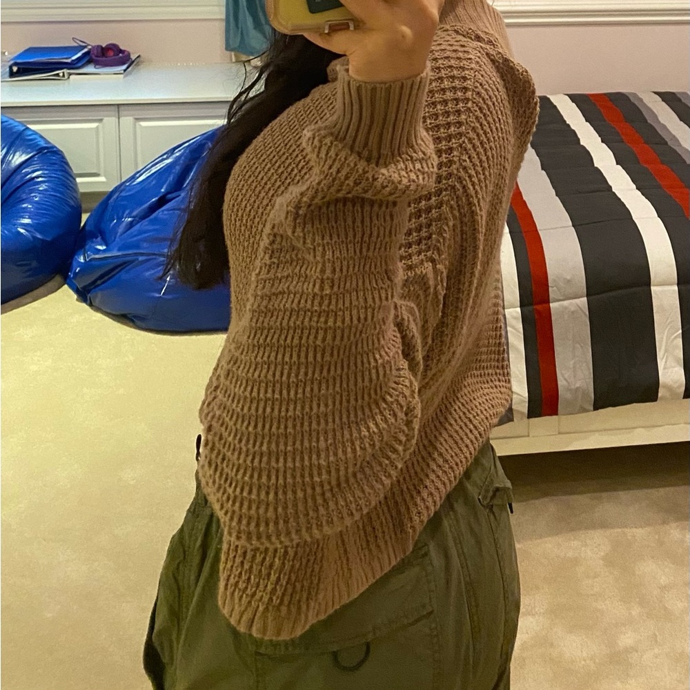 Hollister Medium Tan-Brown Nit Mock Turtleneck Sweater